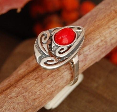 ARRNO - srebrny pierścionek z koralem