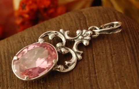 CAMPO - srebrny wisiorek z różowym kryształem 