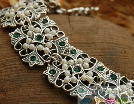BIZZ - srebrna bransoleta perły i szmaragdy