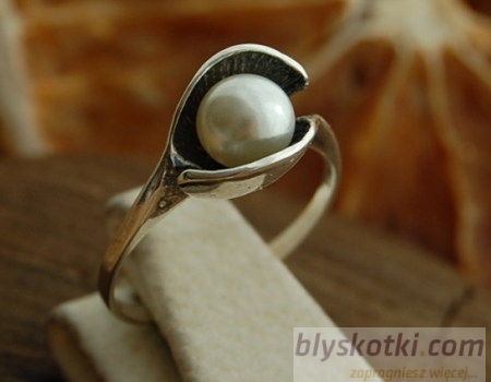 FESTA - srebrny pierścionek z perłami