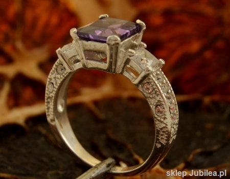ALEXIS - srebrny pierścień z ametystem