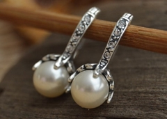ALLI - srebrne kolczyki z perłą i kryształkami