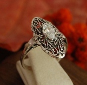 AVILA - srebrny pierścionek z kryształem Swarovskiego