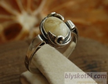 EDNA - srebrny pierścionek z bursztynem