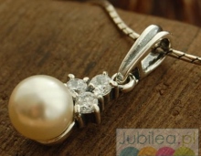 PIRAMIDA - srebrny wisiorek z perłami i cyrkoniami