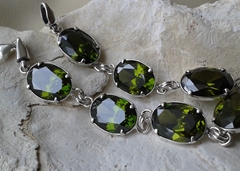 VERONA - srebrna bransoletka z oliwinami