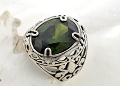 srebrny pierścień sygnet z oliwinem - LEON