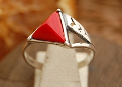 CARLO - srebrny pierścionek z koralem
