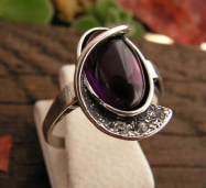 PENELOPA - srebrny pierścionek z ametystem i kryształkami